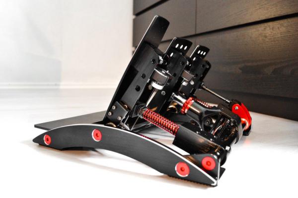 Hardware-Test: Fanatec ClubSport Pedale V3 - Rennsport-Feeling durch High-End-Technologie