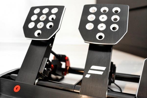 Hardware-Test: Fanatec ClubSport Pedale V3 - Rennsport-Feeling durch High-End-Technologie