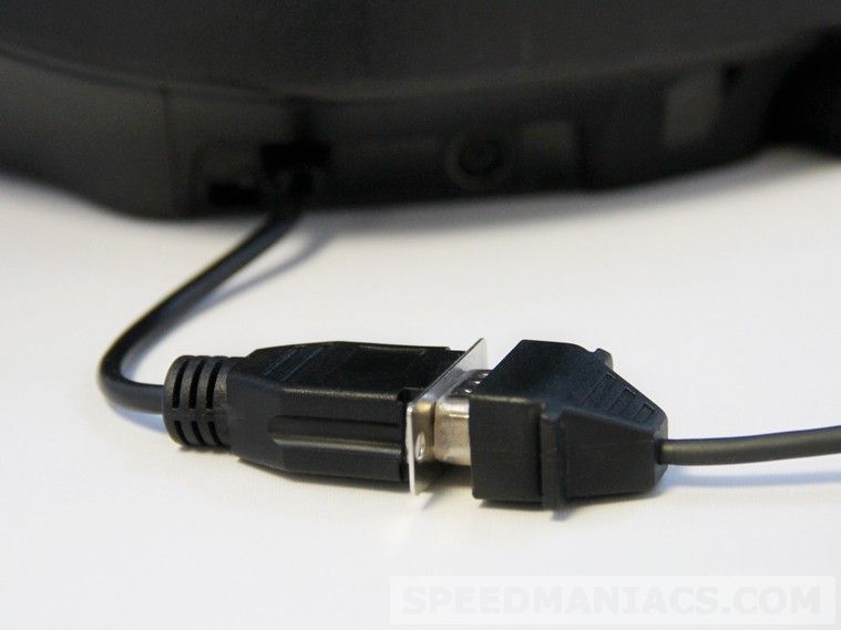 Hardware: DB9-Adapter macht Logitech-Pedale mit Thrustmaster-Lenkr&auml;dern kompatibel