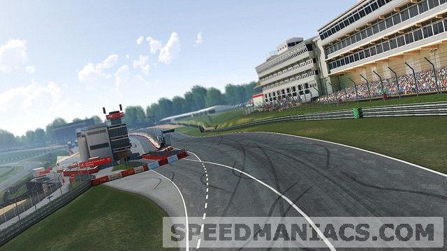 Auto Club Revolution jetzt mit britischer Rennstrecke Brands Hatch