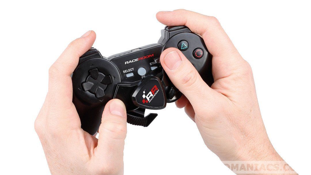 Hardware: RaceRoom-Controller mit Minilenker f&uuml;r echte Racer